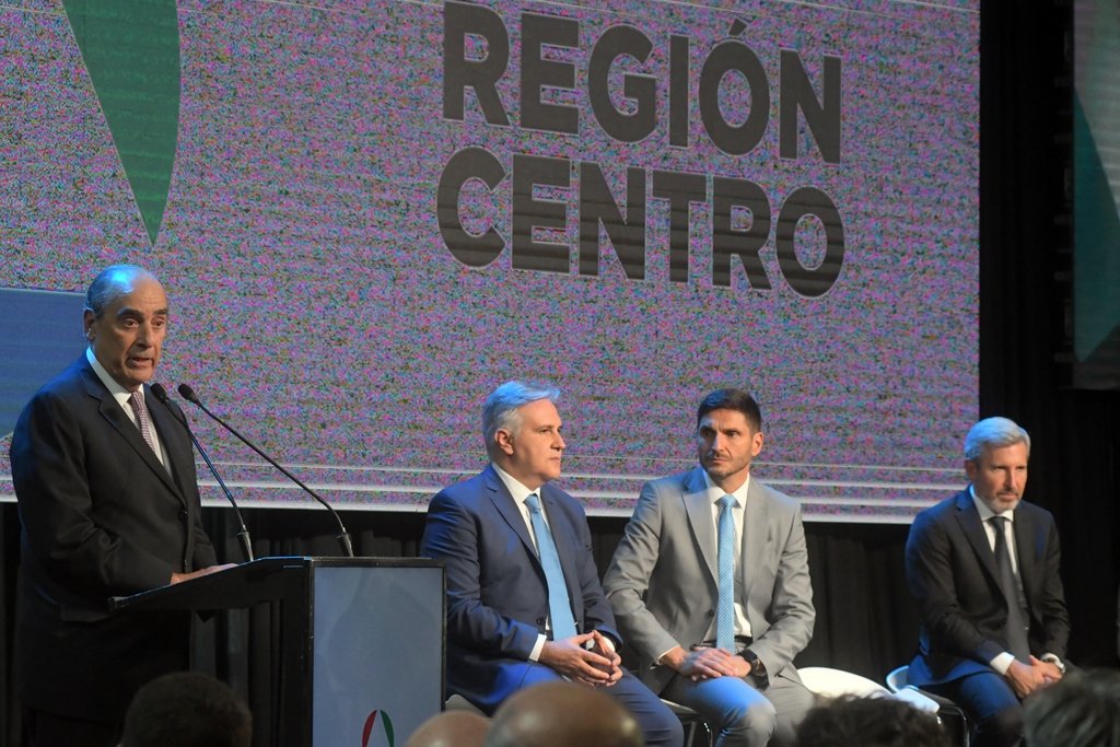 El ministro Francos junto a los gobernadores de Santa Fe