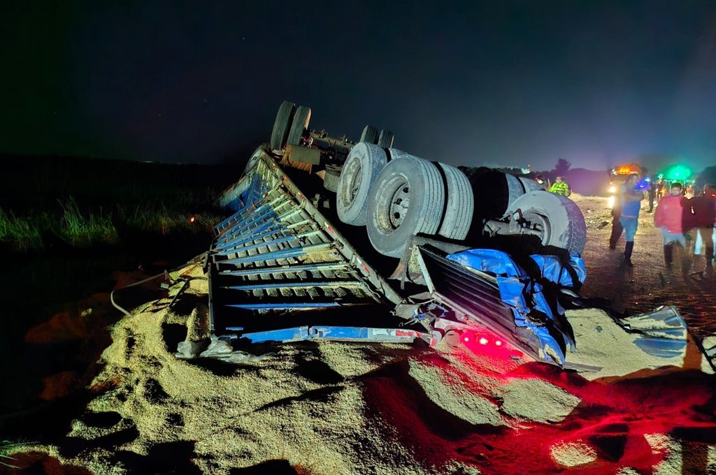 Los camiones siniestrados transitaban en sentido contrario