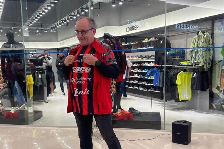 José Fernández con la camiseta