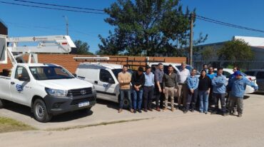 Las autoridades durante el acto de entrega de los vehículos a la Agencia San Javier de la EPE. Mirador Provincial