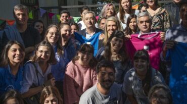 "Tenemos que apuntarla a la trayectoria escolar de los chicos. Si algo de lo que estamos debatiendo en estos días en la ciudad