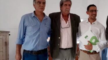 El ministro Grieve (al centro) puso en funciones a las nuevas autoridades del hospital Felipe Heras