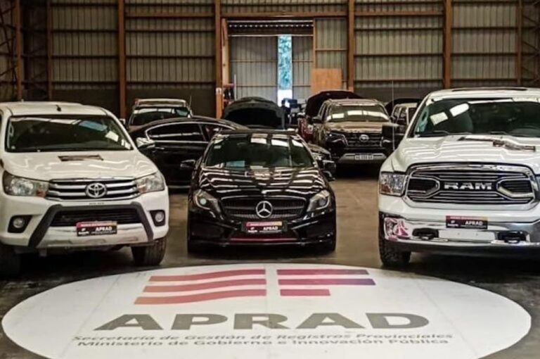 Para la realización de la subasta se firmó un convenio con los Colegios de Martilleros de la primera y segunda circunscripción de la provincia de Santa Fe. Los profesionales