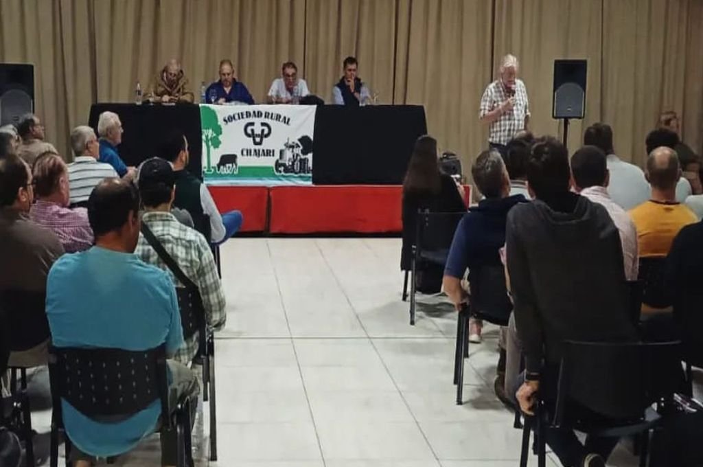 Productores de Chajarí y zona participaron de la charla sobre prevención de la garrapata.