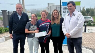 Di Stefano recordó que ya es una costumbre realizar este tipo de actos para celebrar la consagración de atletas de la zona y aseguró que próximamente habrá nuevas entregas. 'Homenajear a nuestros deportistas es reconocer su esfuerzo y su constancia pero además es demostrarles que toda la comunidad está orgullosa de sus logros'