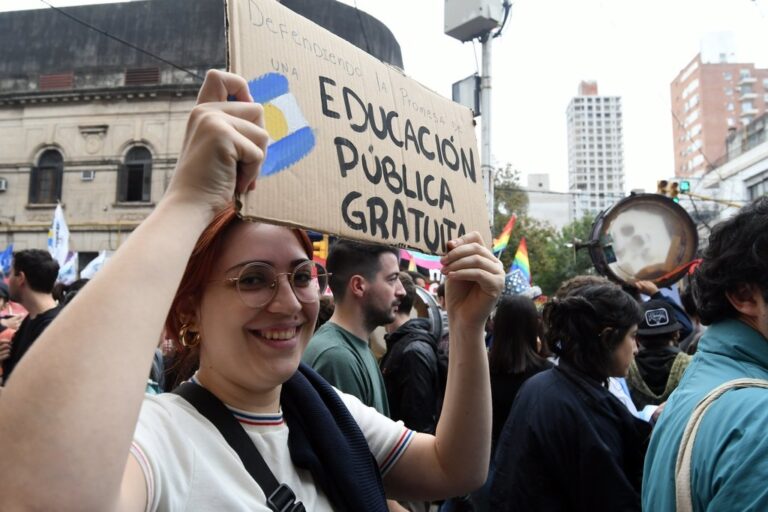 Las imágenes que dejó la marcha en defensa de la educación universitaria. Manuel Fabatía