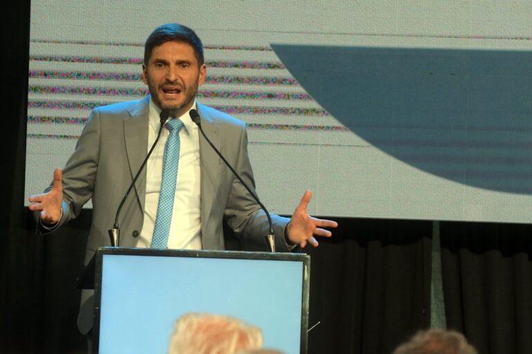 "Cada vez se va haciendo una bola más grande que el Estado con Rentas Generales lo tiene que cubrir. Yo creo que un kiosquero de Rafaela