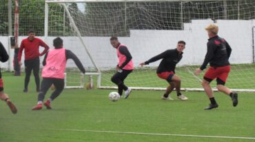 Walter Perazzo no tocaría gran parte del último equipo. Gabriel Obelar
