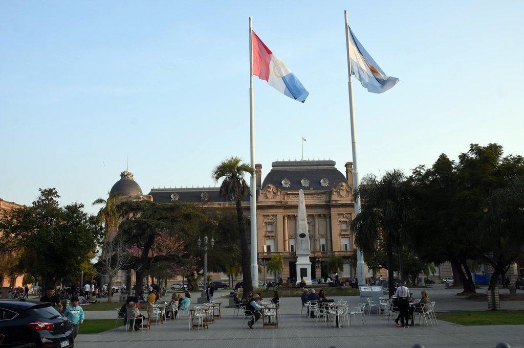 El gobierno de Santa Fe define una propuesta salarial que pretende incluir abril y mayo. Mauricio Garín