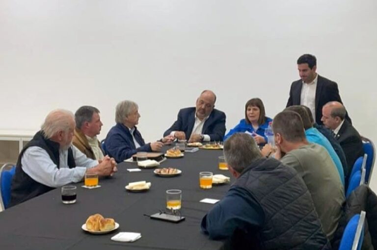 Productores entrerrianos junto a la ministra Bullrich. gentileza