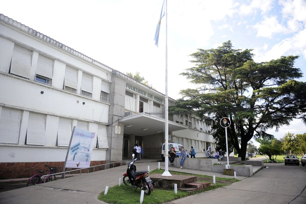 Vecinos cargaron al hombre en un auto y lo llevaron hasta el hospital Eva Perón de Granadero Baigorria