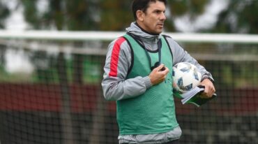 Larriera prepara el debut de Newell's en la Liga Profesional.  Gentileza.