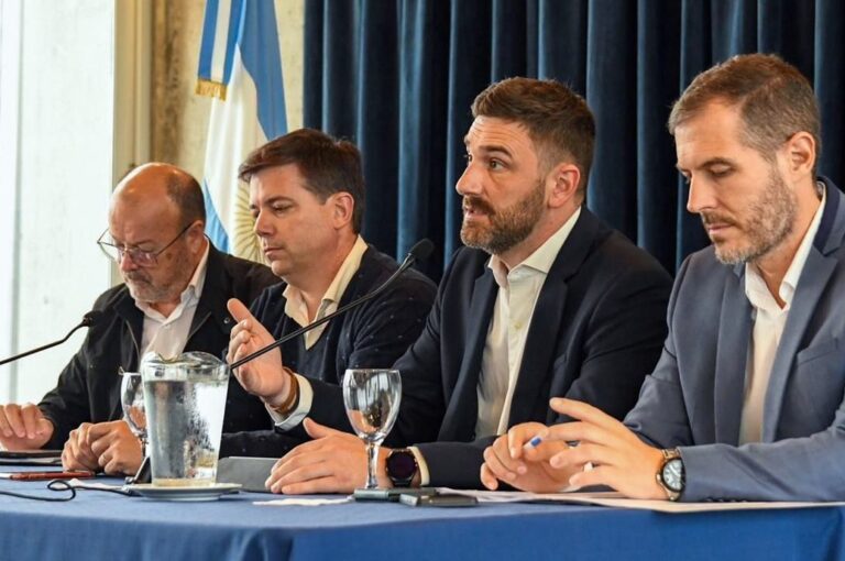La actividad se concretó en la ciudad de Santa Fe y fue encabezada por el ministro de Ambiente y Cambio Climático