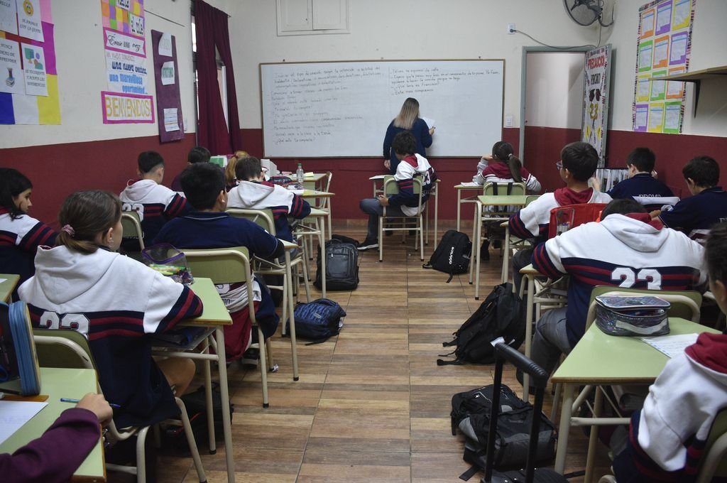 Asistencia Perfecta surgió como una política del Estado provincial de ahorro. En 2023 hubo un 32 % de ausentismo en la docencia en la escuela pública en la provincia de Santa Fe. Archivo.