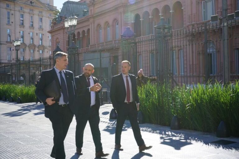 Enrico precisó que 'el tema más importante que trajimos es el estado de las rutas nacionales que pasan por la provincia de Santa Fe".  Gentileza.