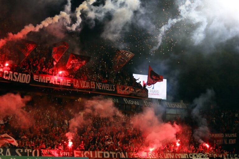 El Coloso volverá a tener el calor y color de sus hinchas. Archivo
