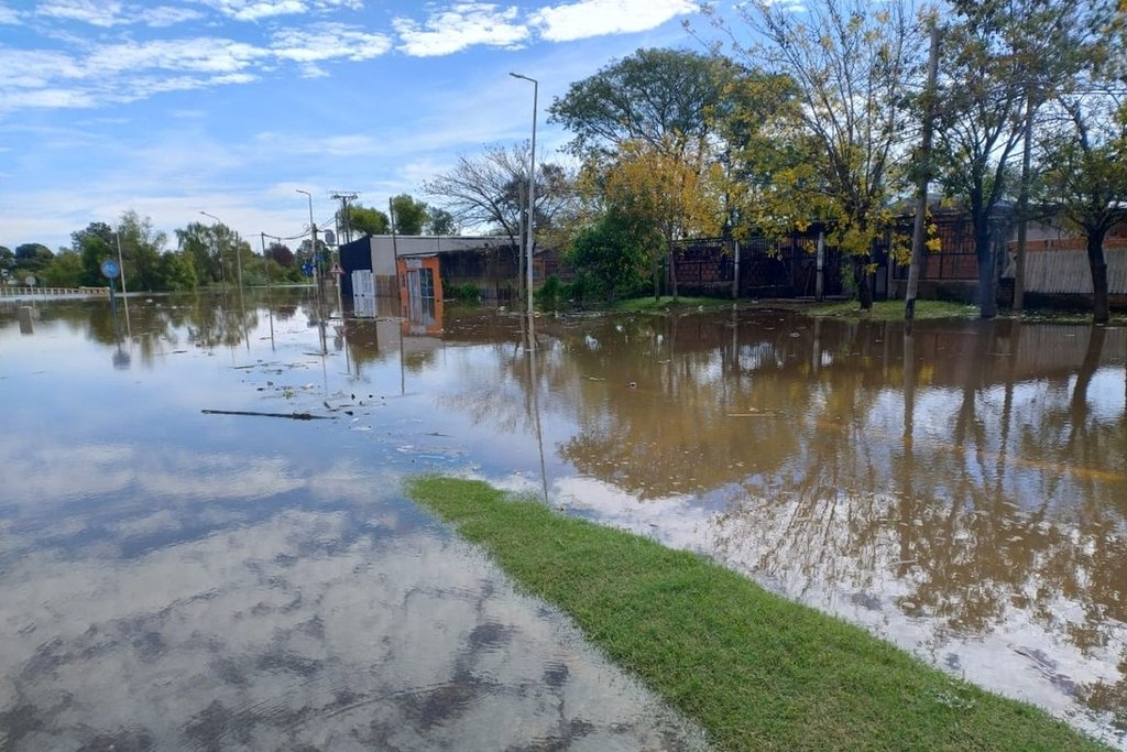 Vecinos de la zona ribereña fueron nuevamente afectados por la creciente del río. Belén Fedullo