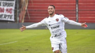 Sanguinetti marcó sus primeros dos goles en el Rojinegro. Prensa Patronato