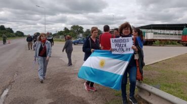 El sábado hubo un gran acompañamiento a la vera de la ruta 11 en diferentes localidades del centro norte santafesino. Manuel Mudry