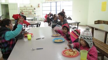 Alimento. En estos tiempos de grave crisis social el plato de comida es fundamental para garantizar que la nutrición llegue a todos y todas. archivo/Manuel Fabatía