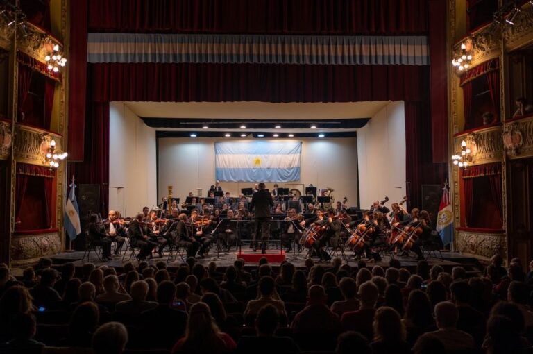 La entrada será gratuita pero con cupo limitado.   Gentileza.