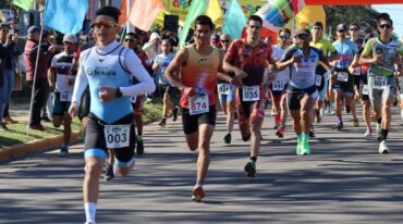 El felicianense Marino Villalba encabeza la fila en la largada. Junto a la chajariense Judith Marsilli defenderá el título de la temporada anterior. Asociación Concordiense de Pruebas Combinadas