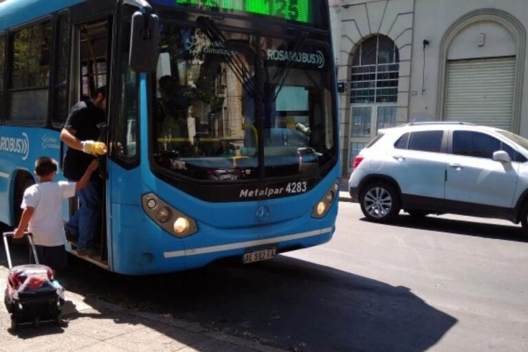El boleto de colectivos podría sufrir un incremento en Rosario. Archivo