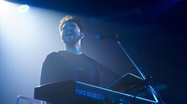 En noviembre de 2020 .lanzó su primer trabajo discográfico en solitario