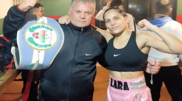 Lara Arener junto a su entrenador