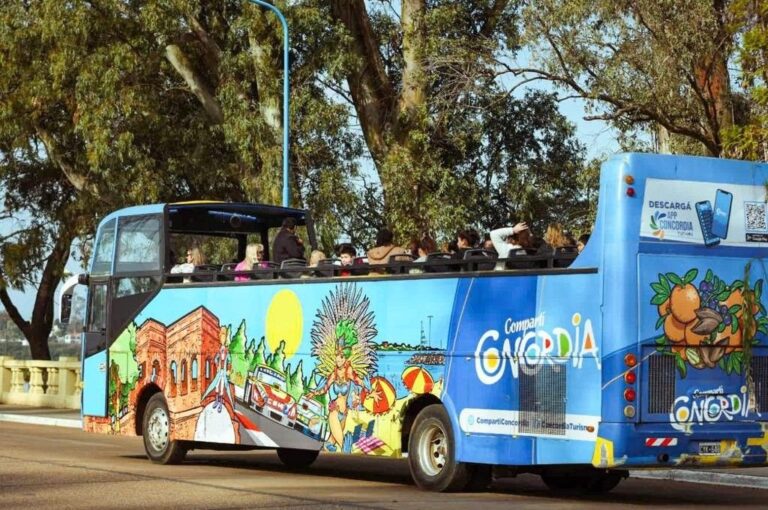 El aprehendido es un sujeto que presta servicios como conductor del Bus Turístico de la Municipalidad de Concordia.