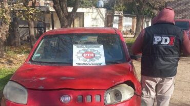 En este automóvil se manejaban para buscar sus víctimas. Antes lo habían hecho en otro Fiat Uno