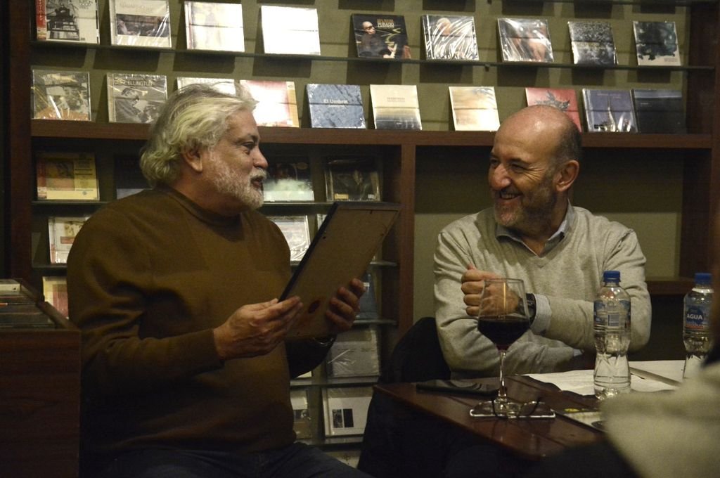 Merecido reconocimiento a más de dos décadas de trabajo cultural. Sebastián Vargas.
