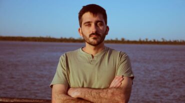 Ernesto viene del Chaco y algo de su vida pudo mezclarse con algunos cuentos del libro.  Gentileza.