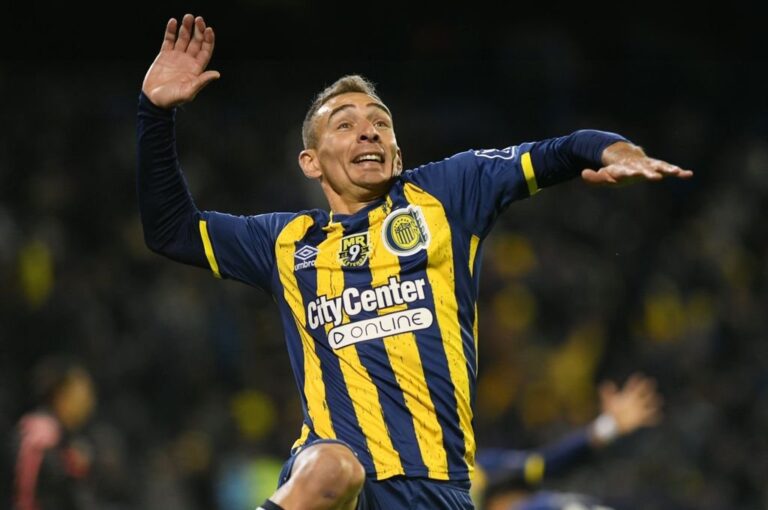 El festejo clásico de Marco Ruben.  Gentileza.