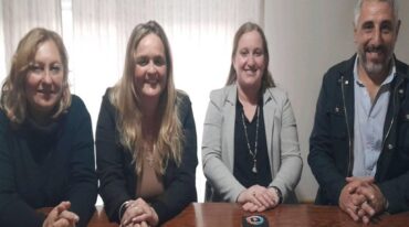 Autoridades comunales y funcionarios provinciales se reunieron en el palacio comunal.  Gentileza.