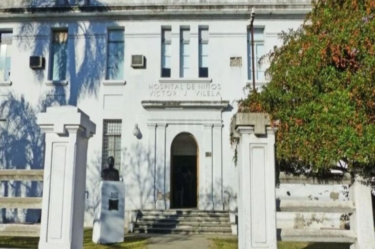 El muchacho quedó internado por quemaduras en la cabeza y el torso. Además