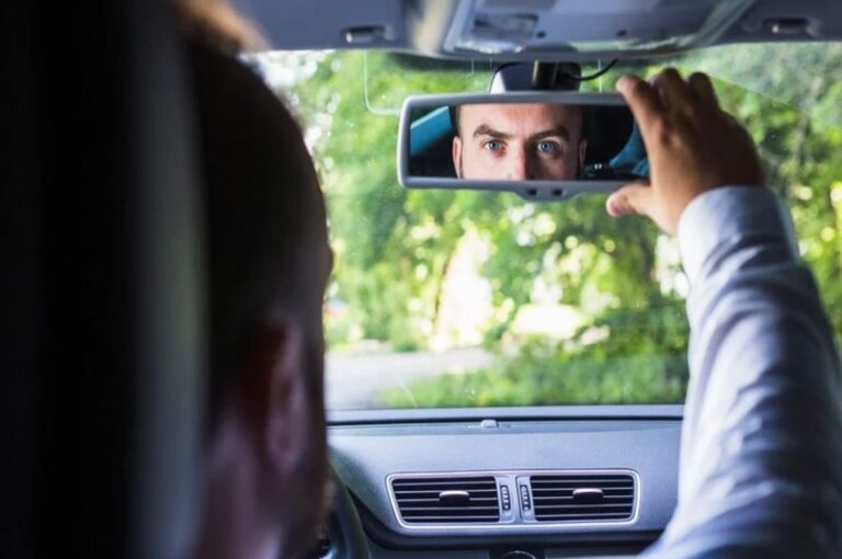 ¿Quién maneja un auto que responde a una plataforma electrónica de viajes privados? ¿Qué garantías de seguridad tiene un pasajero? Una de las tantas preguntas que sonaron en el Concejo. Archivo.