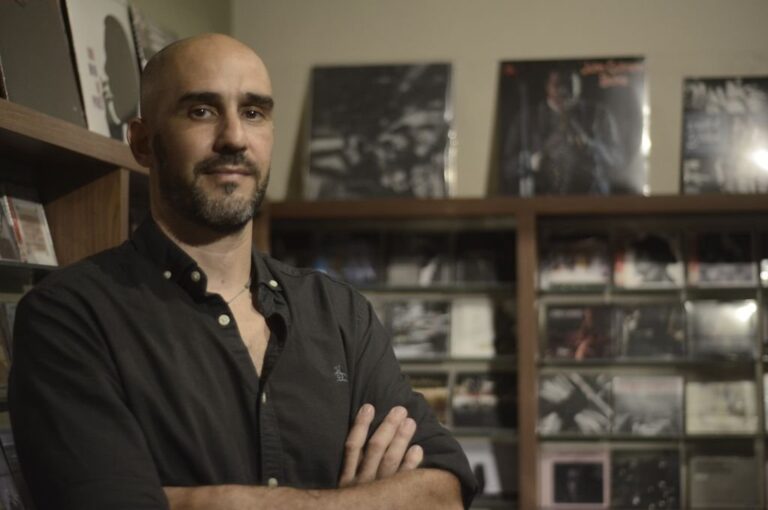 El gran valor del libro está justamente en las voces y en cómo estas voces de algún modo se van conectando. Sebastián Vargas.