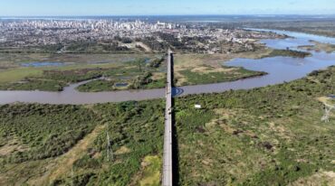 Acá. El nuevo puente estará a dos o tres metros de distancia en paralelo al Carretero actual. Fernando Nicola