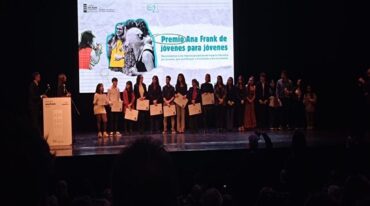 Los reconocidos con menciones y premios para los proyectos de juventudes.  Gentileza.