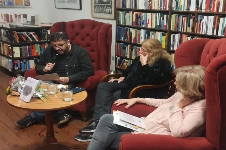 El evento se realizó en  Oliva Libros y contó con la participación del editor Patricio Bordes