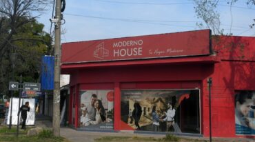 Moderno House contaba con un local comercial ubicado en Facundo Zuviría al 6699 de Santa Fe. Flavio Raina