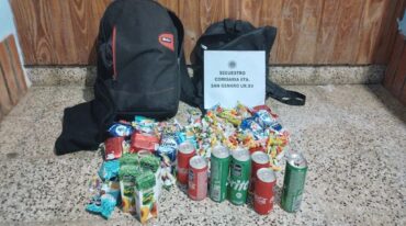 Todo eso llevaban en dos mochilas