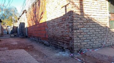 El sonido del disparo retumbó en el pasillo y alertó a varios vecinos