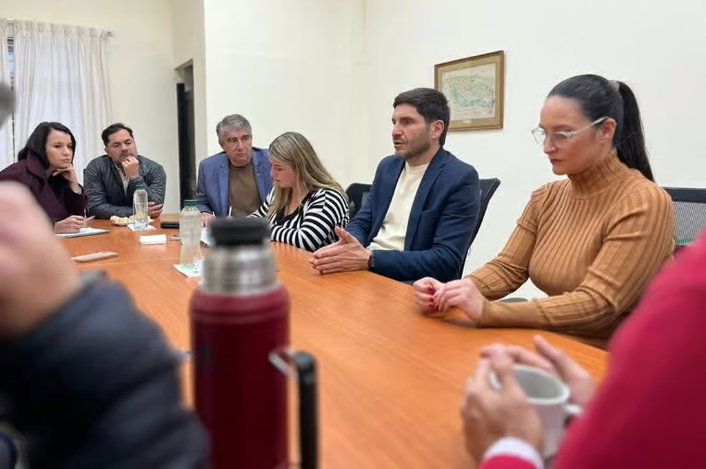 El gobernador Pullaro se reunió con concejales de la ciudad. Norte24