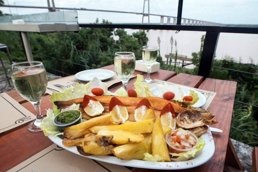 El pescado de río es uno de los platos más buscados durante la temporada invernal. Archivo