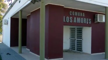 Sede de la comuna de Los Amores. La localidad está movilizada por hecho. Norte24