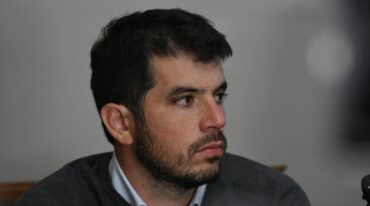 El intendente volvió a denunciar con foto y nombre completo a un detenido peligroso. Manuel Fabatía.