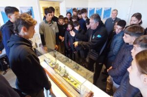 Las charla se llevaron a cabo en la sala principal del museo municipal.  Gentileza.
