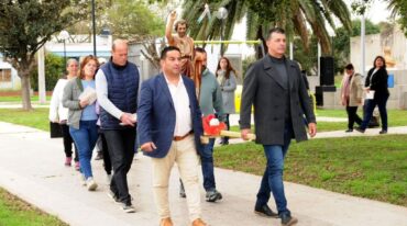 Procesión con la imagen de San Juan Bautista
